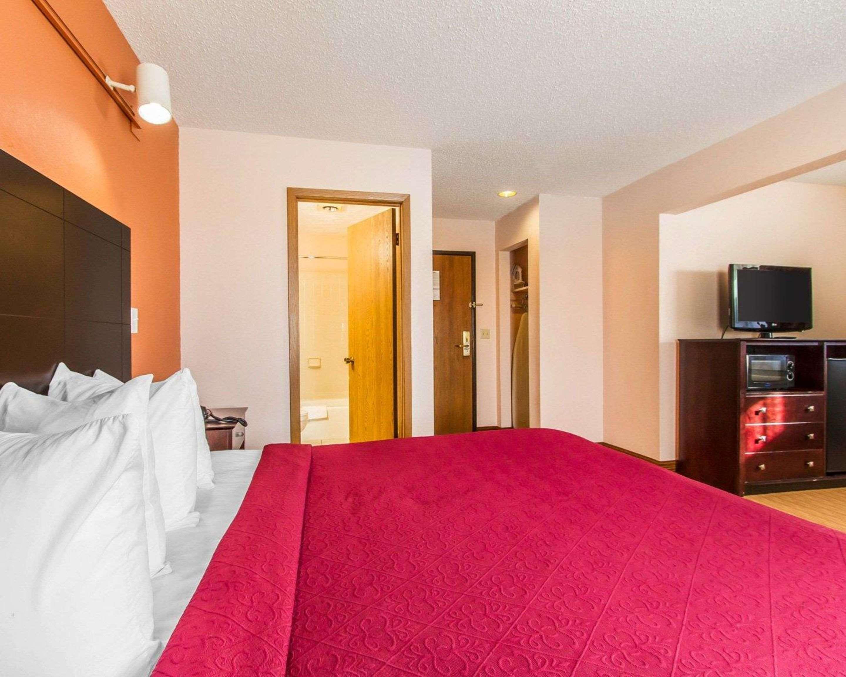 Quality Inn & Suites Ottumwa North Ngoại thất bức ảnh