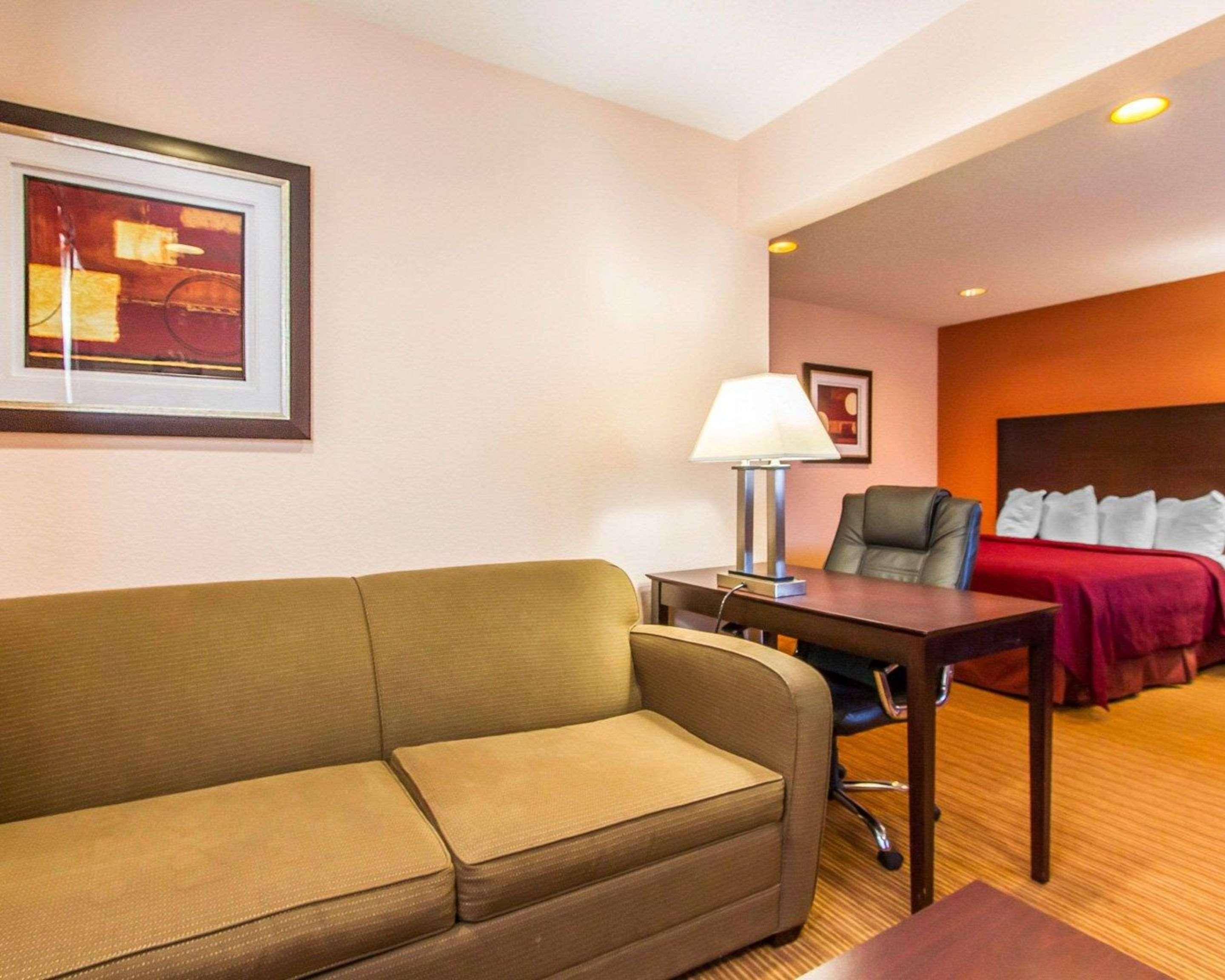 Quality Inn & Suites Ottumwa North Ngoại thất bức ảnh