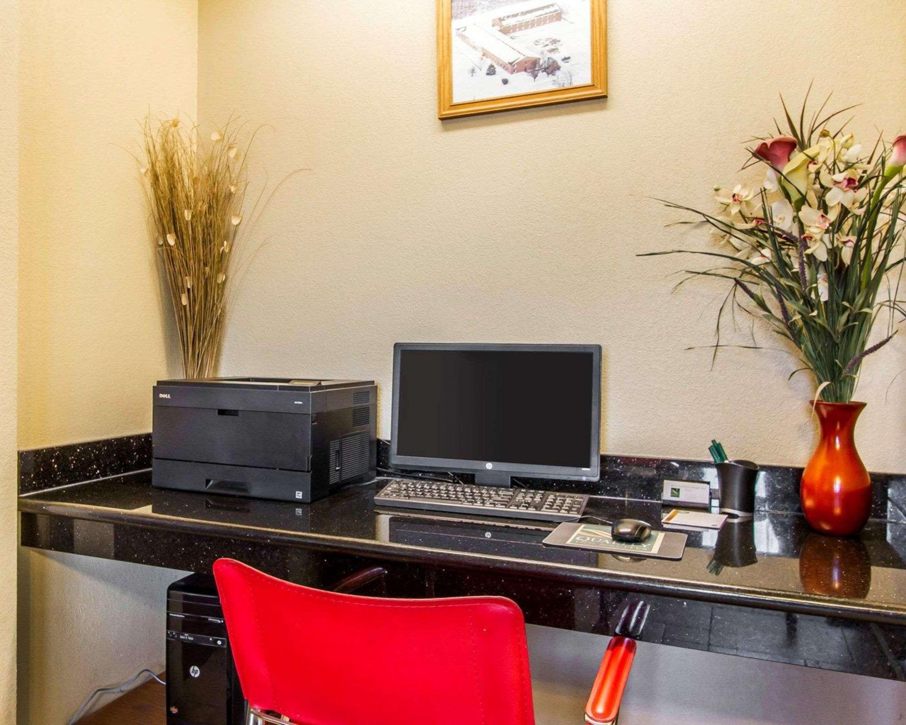 Quality Inn & Suites Ottumwa North Ngoại thất bức ảnh