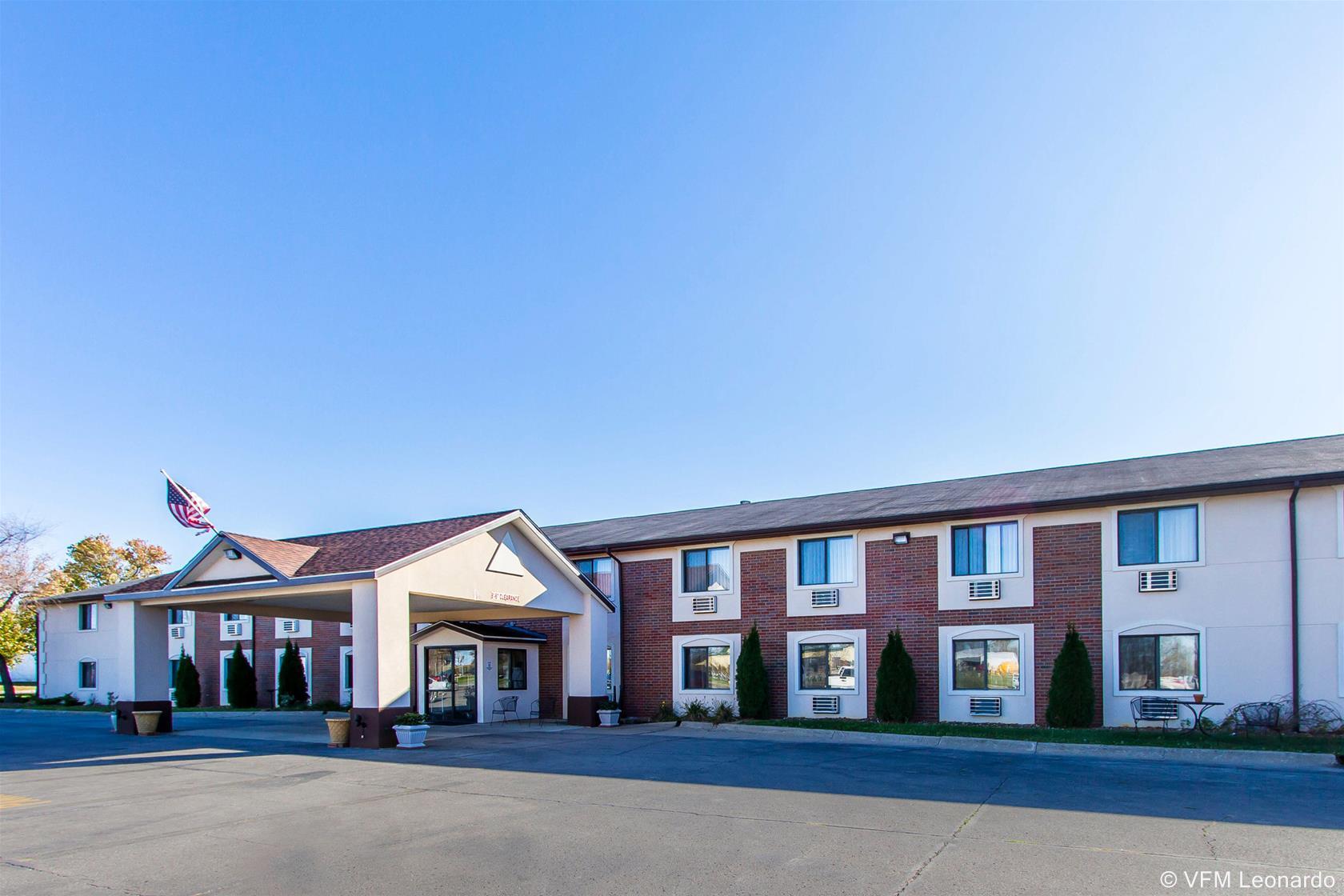 Quality Inn & Suites Ottumwa North Ngoại thất bức ảnh