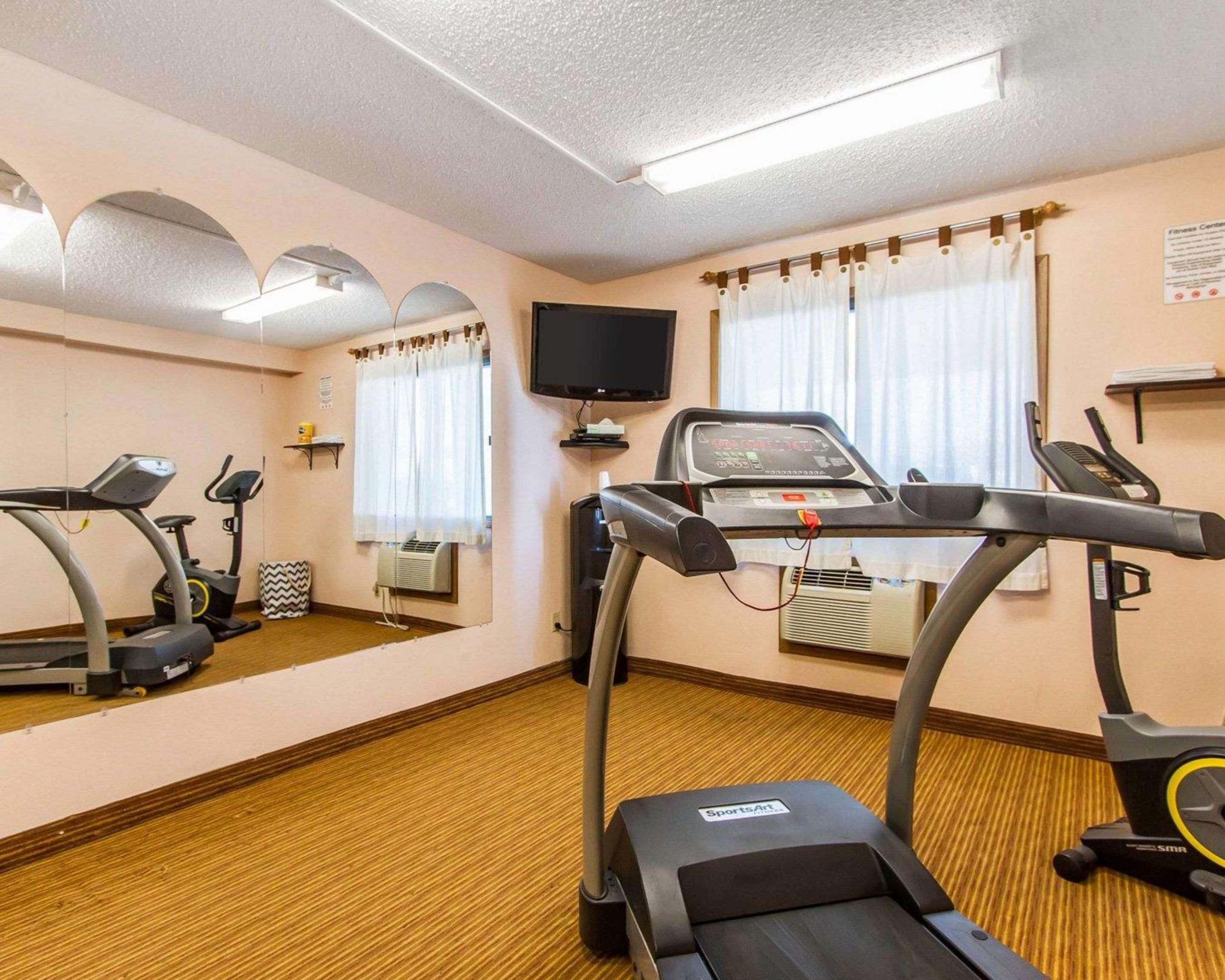 Quality Inn & Suites Ottumwa North Ngoại thất bức ảnh