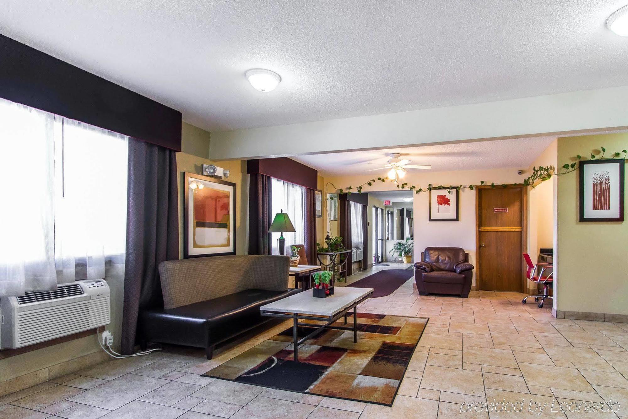 Quality Inn & Suites Ottumwa North Ngoại thất bức ảnh