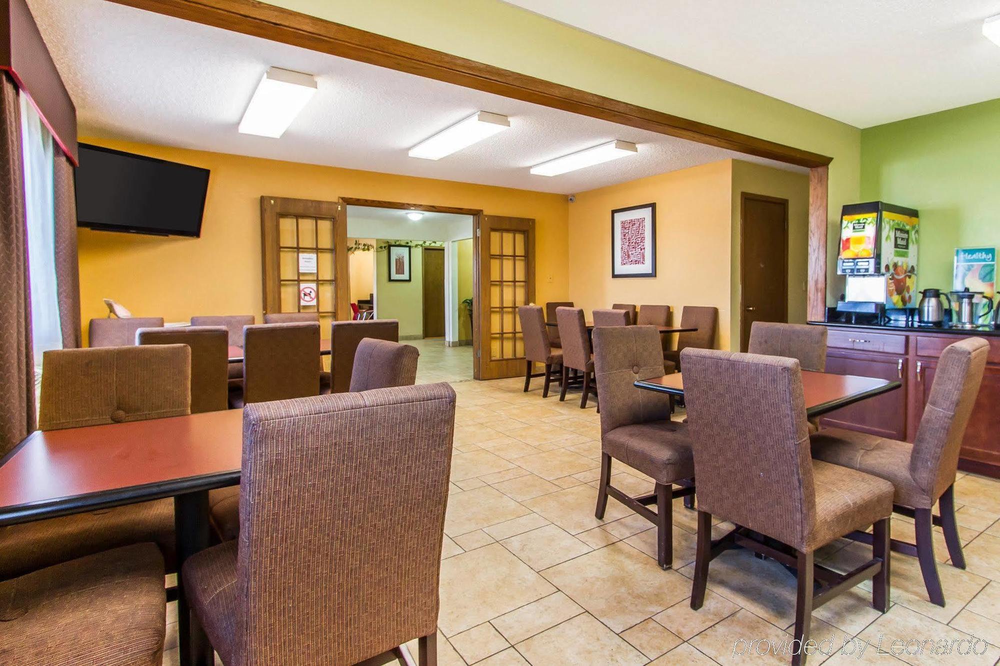 Quality Inn & Suites Ottumwa North Ngoại thất bức ảnh