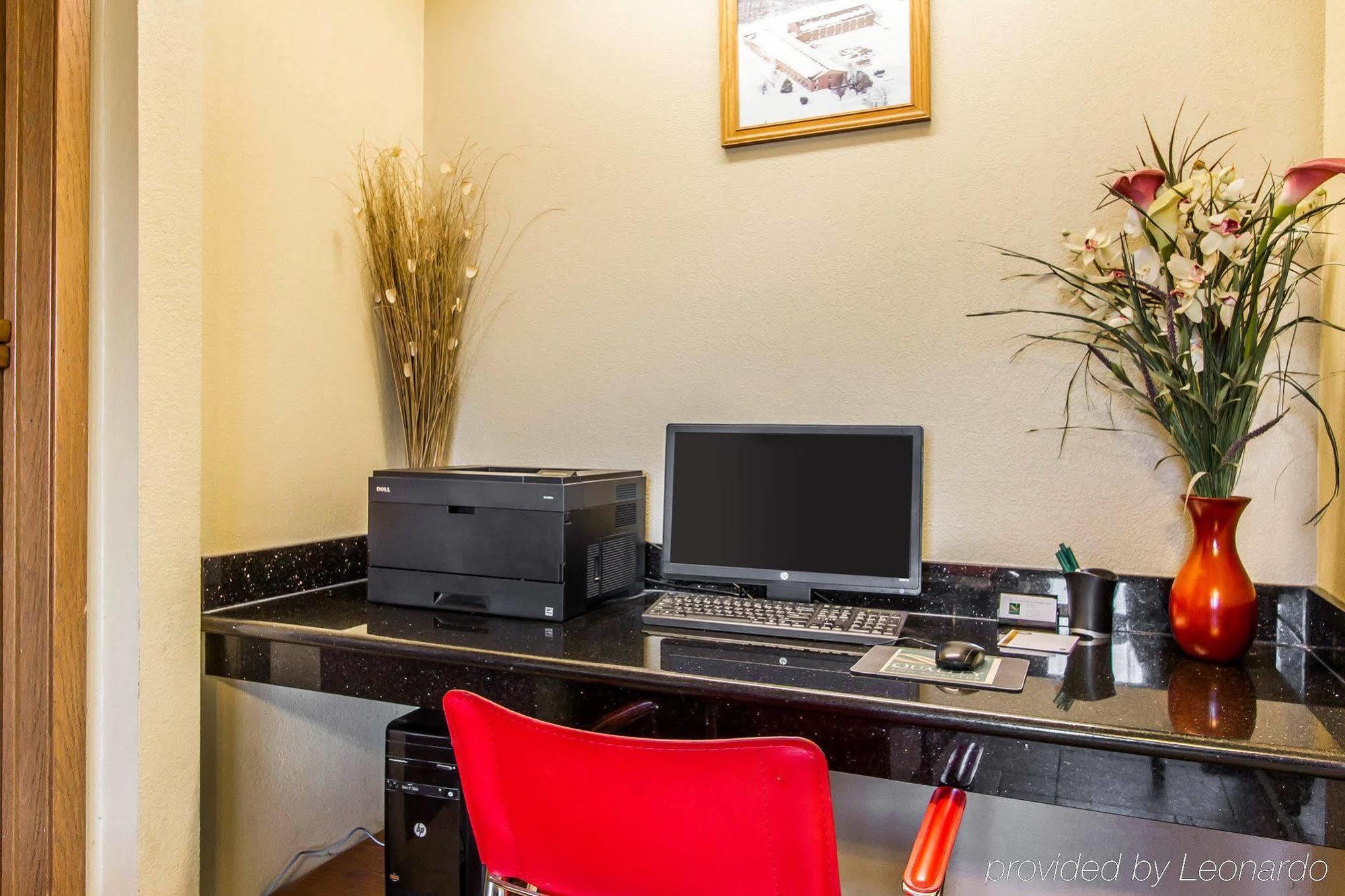Quality Inn & Suites Ottumwa North Ngoại thất bức ảnh